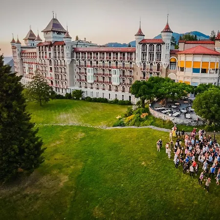 Palace Hotel *